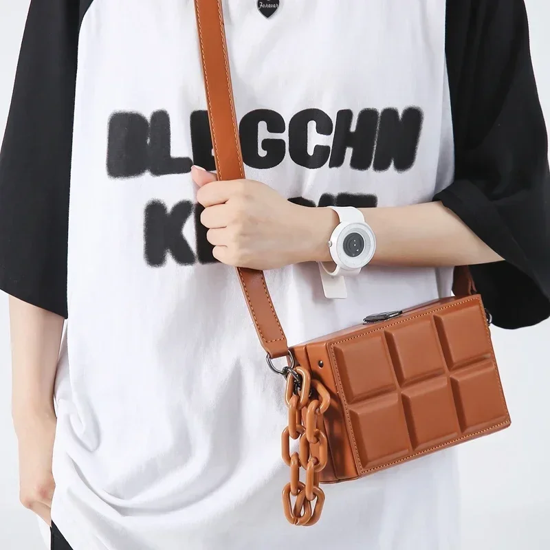 2024 Best Selling Fashion Trend Couple Small Square Bag Light Luxury Crossbody Bag Casual Versatile Bolsa Transversal