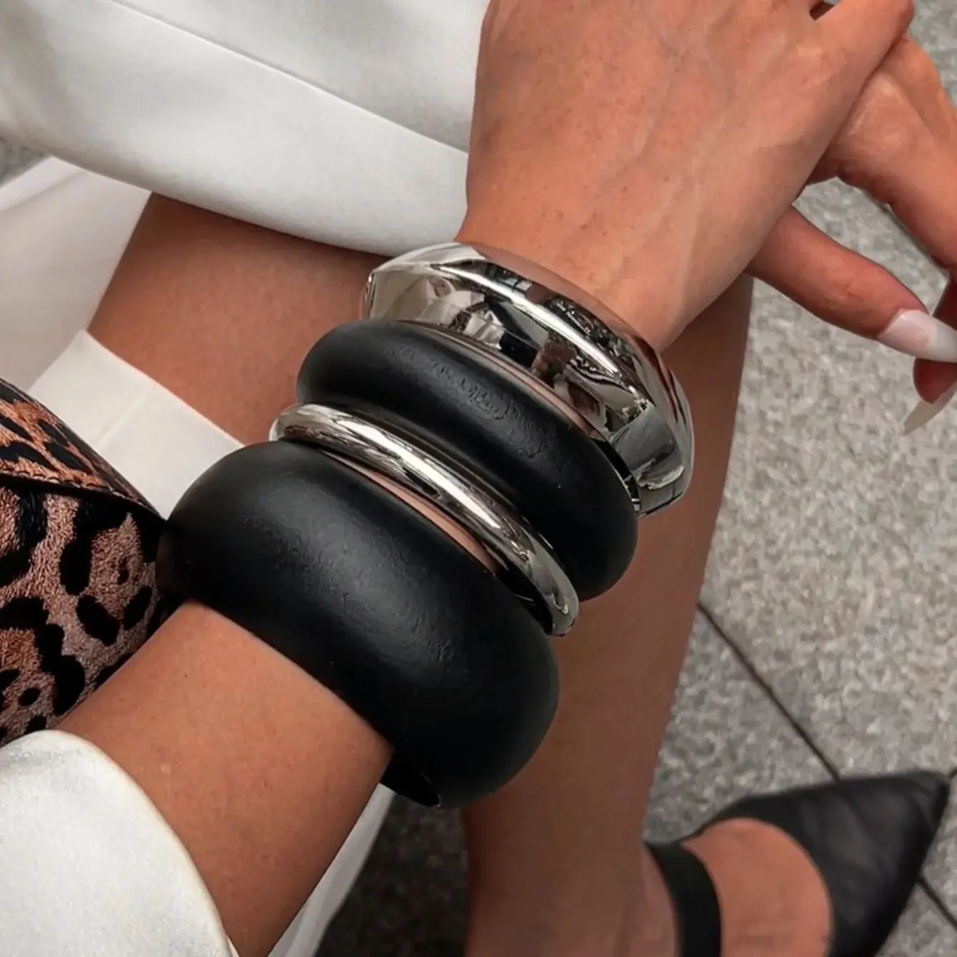 DIEZI Vintage Punk Black Wood Silver Color Metal Bangles Fashion Hip Hop Round Geometric Wide Bangles Women Men Bracelet Jewelry