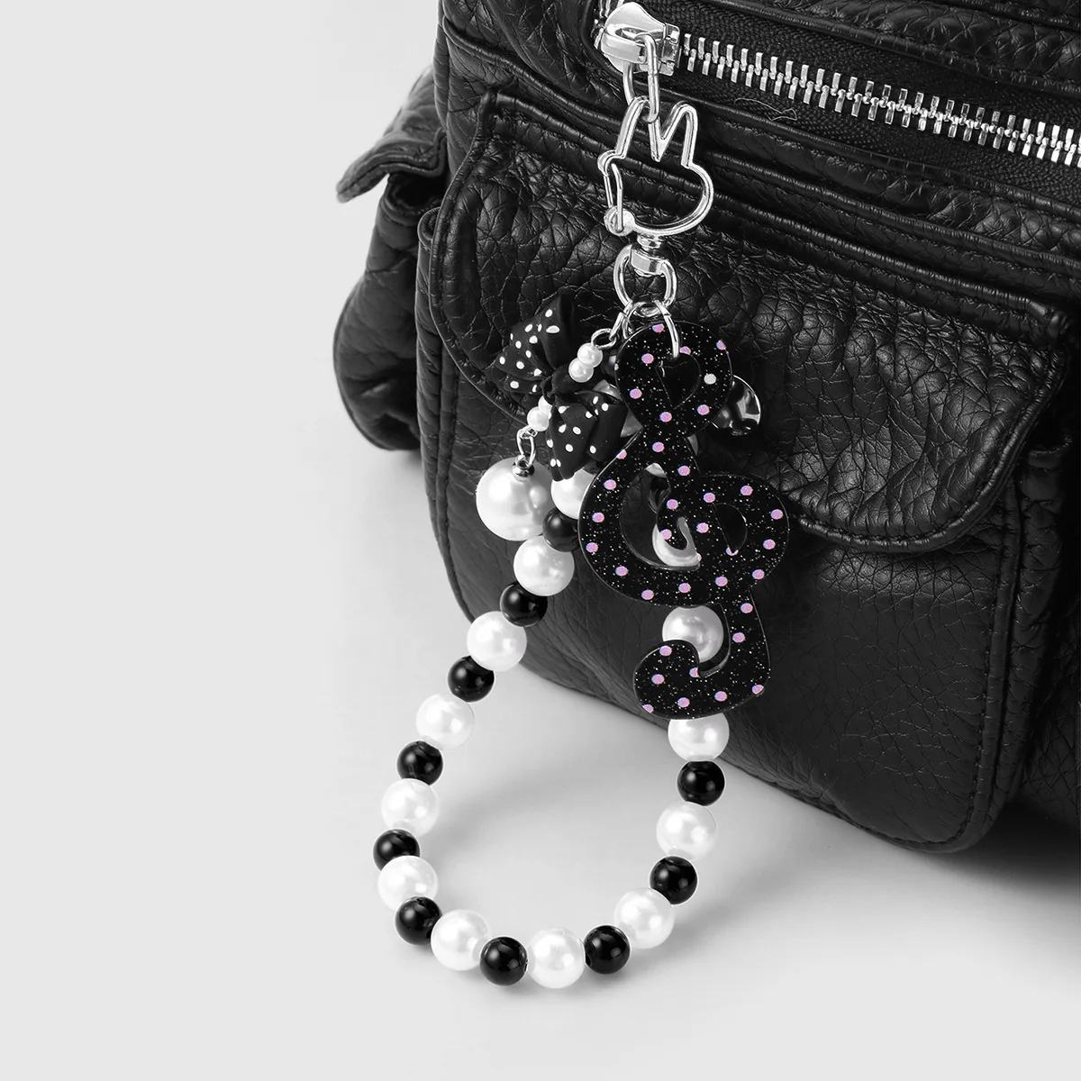 1pc Cute Music Note & Piano Keychain Music Themed Bag Charm Black & White Beaded Chain with Treble Clef Gifts for Music Lovers