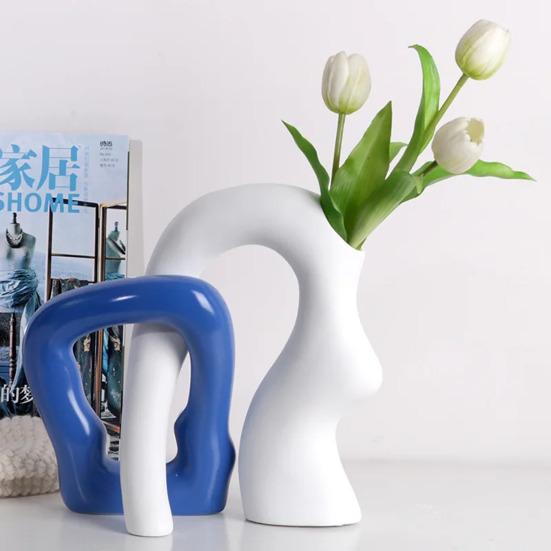 

Современная простая синяя смоляная ваза специальной формы Klein, модная легкая роскошная художественная работа, цветочный орнамент, новая модель в стиле ins