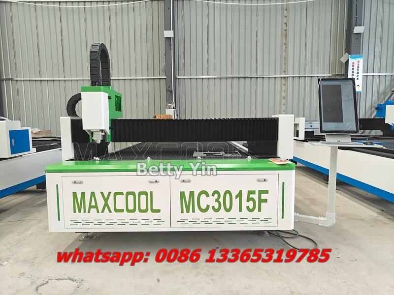 الصين الصانع Maxcool CNC آلة قطع ألياف الليزر الضوئية 3000 واط 6000 واط الألياف القطع بالليزر لوحة الصفائح المعدنية الصلب 1530