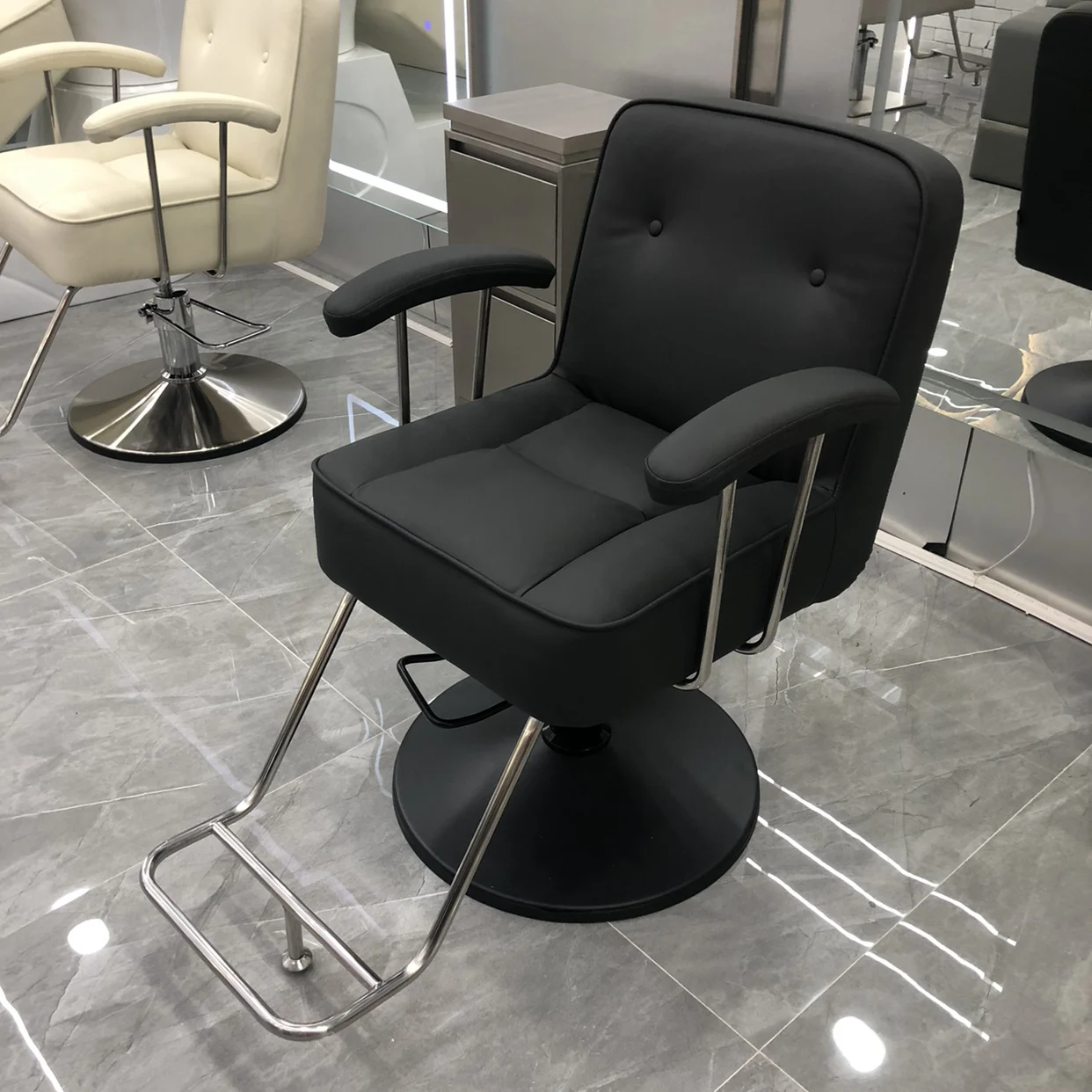 Hairdressing salon chair lifting chair hair-cutting chair high-grade dyeing chair barber shop stool