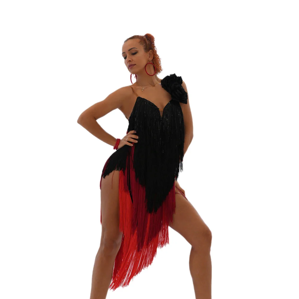 الراقصات اللاتينية، البالغين، الأطفال، الحمالات شرابة الراقية باللونين الأسود والأحمر، أزياء أداء السامبا السوداء لحمام السباحة