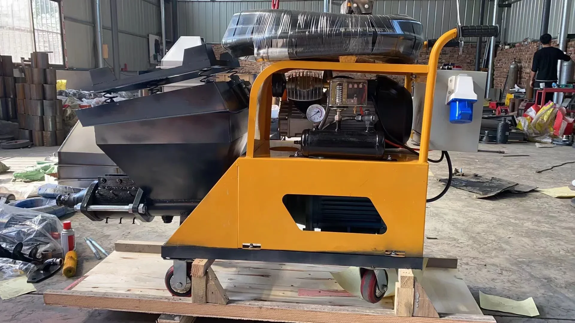 

Cheapest Cement Mortar Spraying Machine High Efficiency Single Phase 220v For Small Project Construction Work