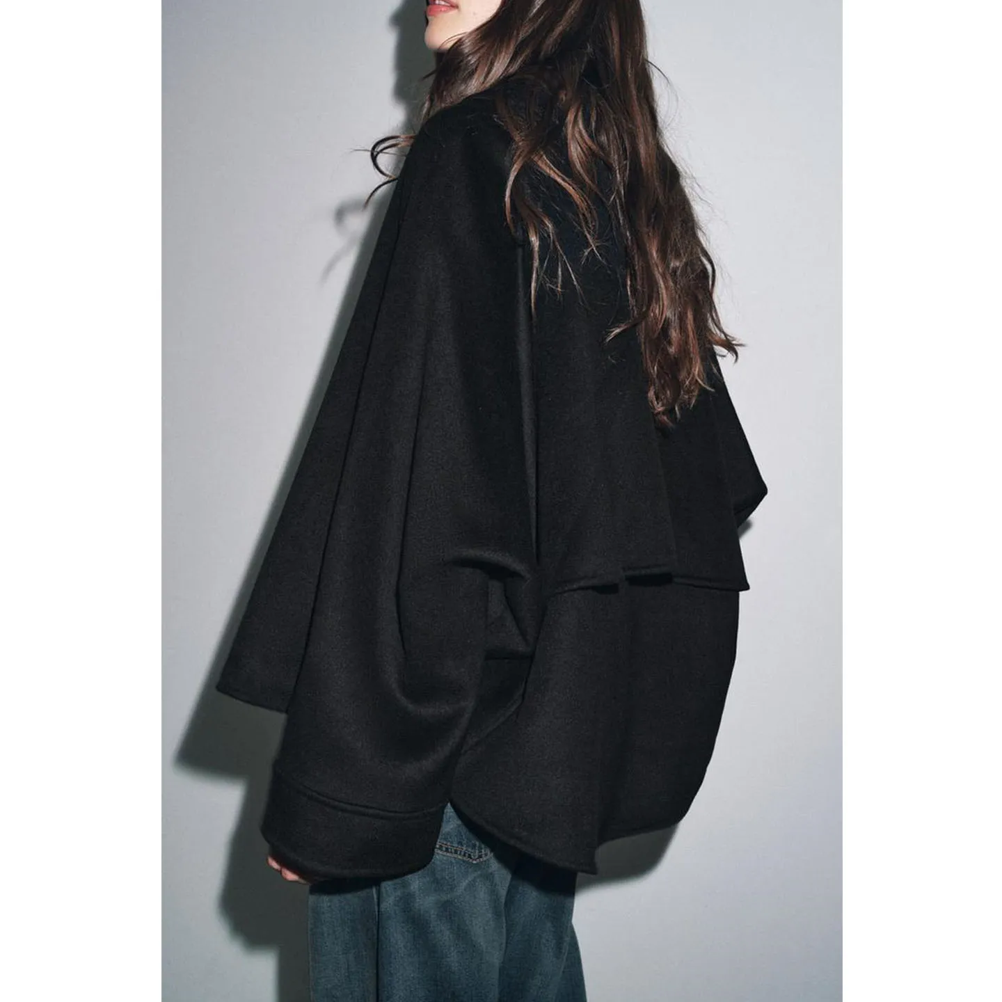 خريف 2025 معطف نسائي طويل بياقة مدببة فضفاض من مزيج الصوف بتصميم مرقع وسحاب معطف عادي رقيق من ألياف البوليستر