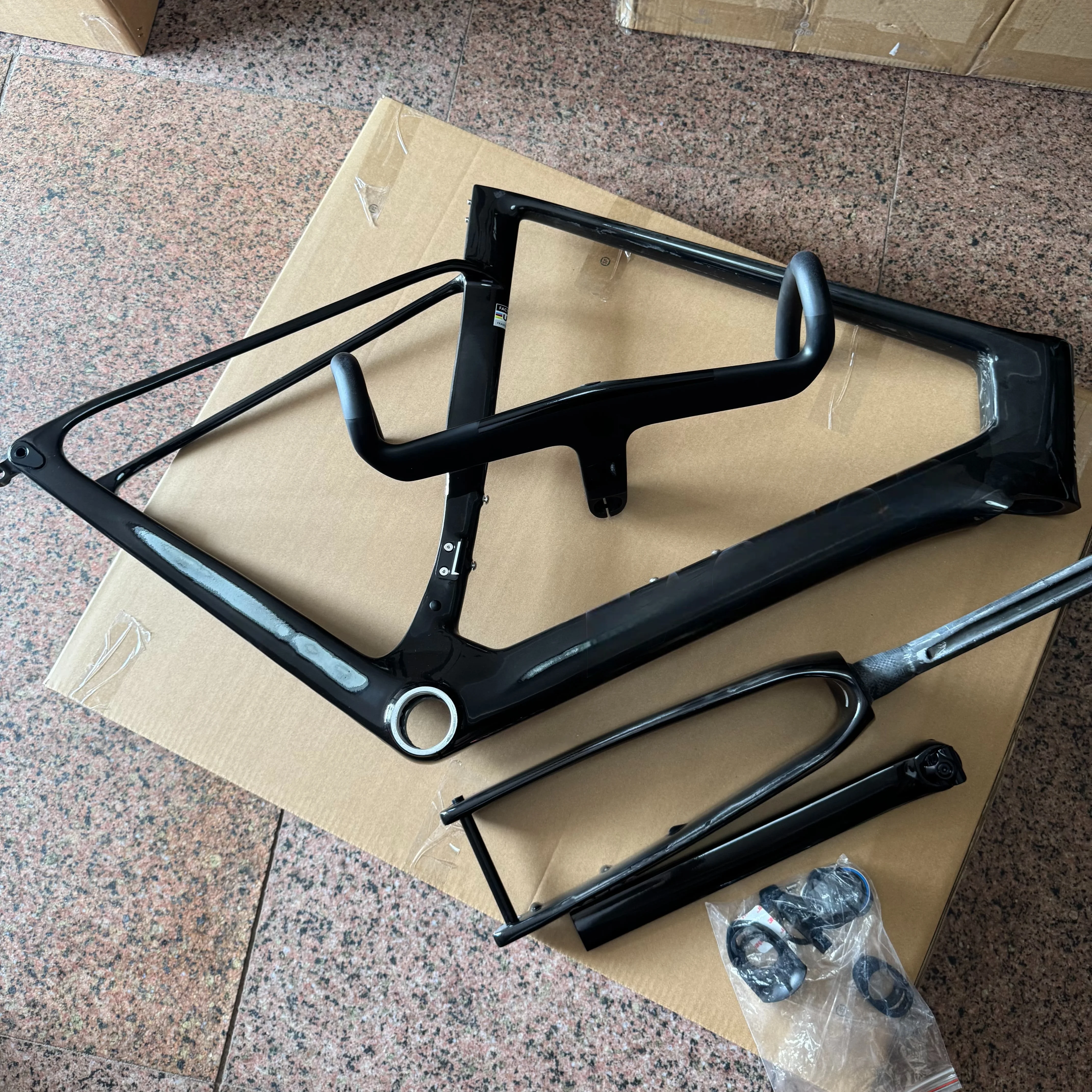 

2025 New Vam 2.0 Frame Set T1100 Carbon Fiber Bicycle Road Frame, with Handlebar, Fork, Seatpost Clamp Headset, Sizes 45/49/52/54/56/58