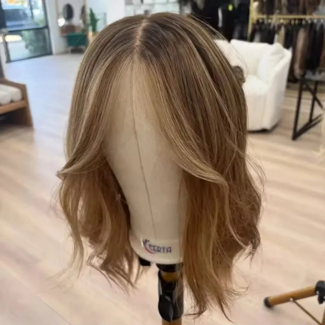 شعر مستعار اصطناعي عالي الجودة شعر مستعار واقعي للنساء بني كستنائي فاتح دانتيل أمامي شعر مستعار جديد مموج ألياف سمراء