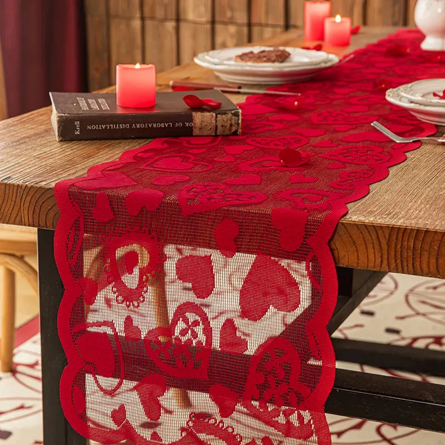 Classic Red Heart-Themed Valentine\'s Day Decorative Tablecloth, Polyester Woven Table Runner Suitable for Family Gatherings and Couples\' Dates.