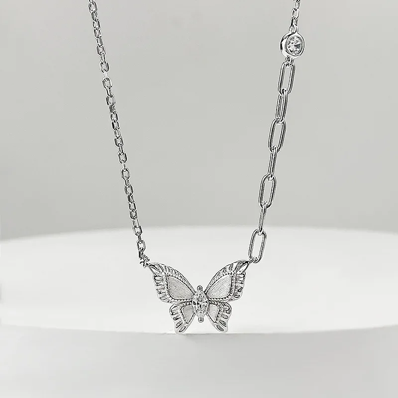 The new S925 silver gold-plated plant series Gulas dreamy butterfly necklace is fashionable, versatile, and high-end