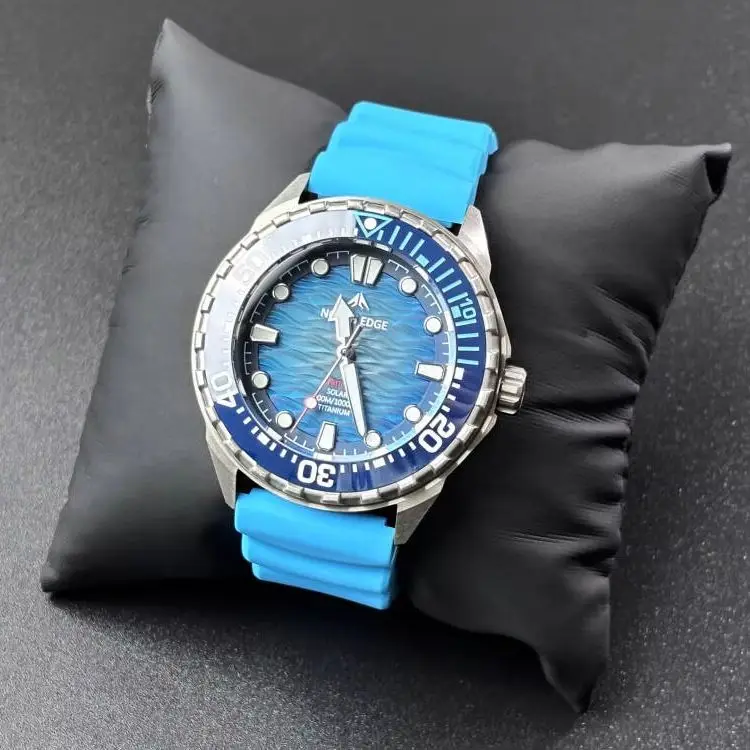 Aviation Titanium Men Diving Wristwatch, Solar Powered 300M Waterproof Luminous Chronograph Watch Outdoor Business Casual