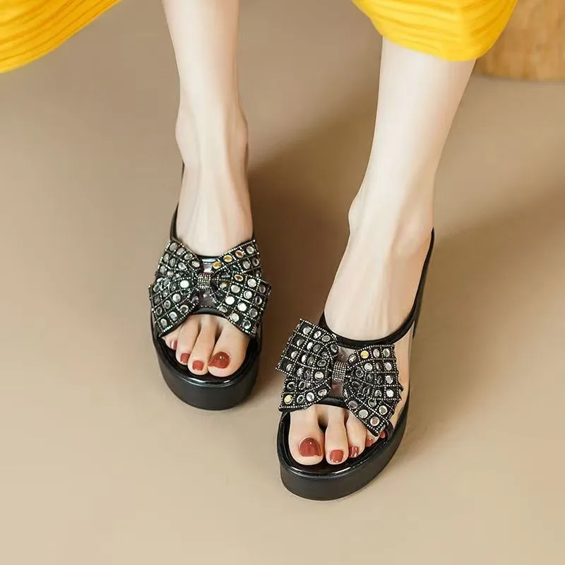 

2026 Summer New Fashion Slippers Thick Sole Rhinestone Sequin Bow Height-Enhancing 9cm Flat Sandals