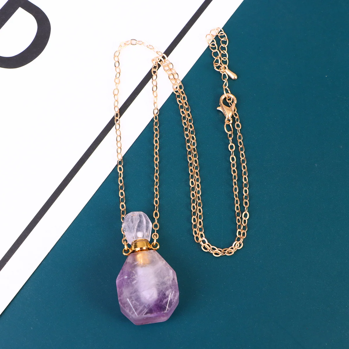 

Delicate Mini Crystal Wishing Bottle Pendant Necklace Purple Metal Chain Perfume Container Aromatic Jewelry for Ladies