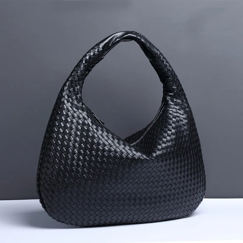 2025 new all-hand-woven crescent bag handbag fashionable versatile shoulder underarm bag