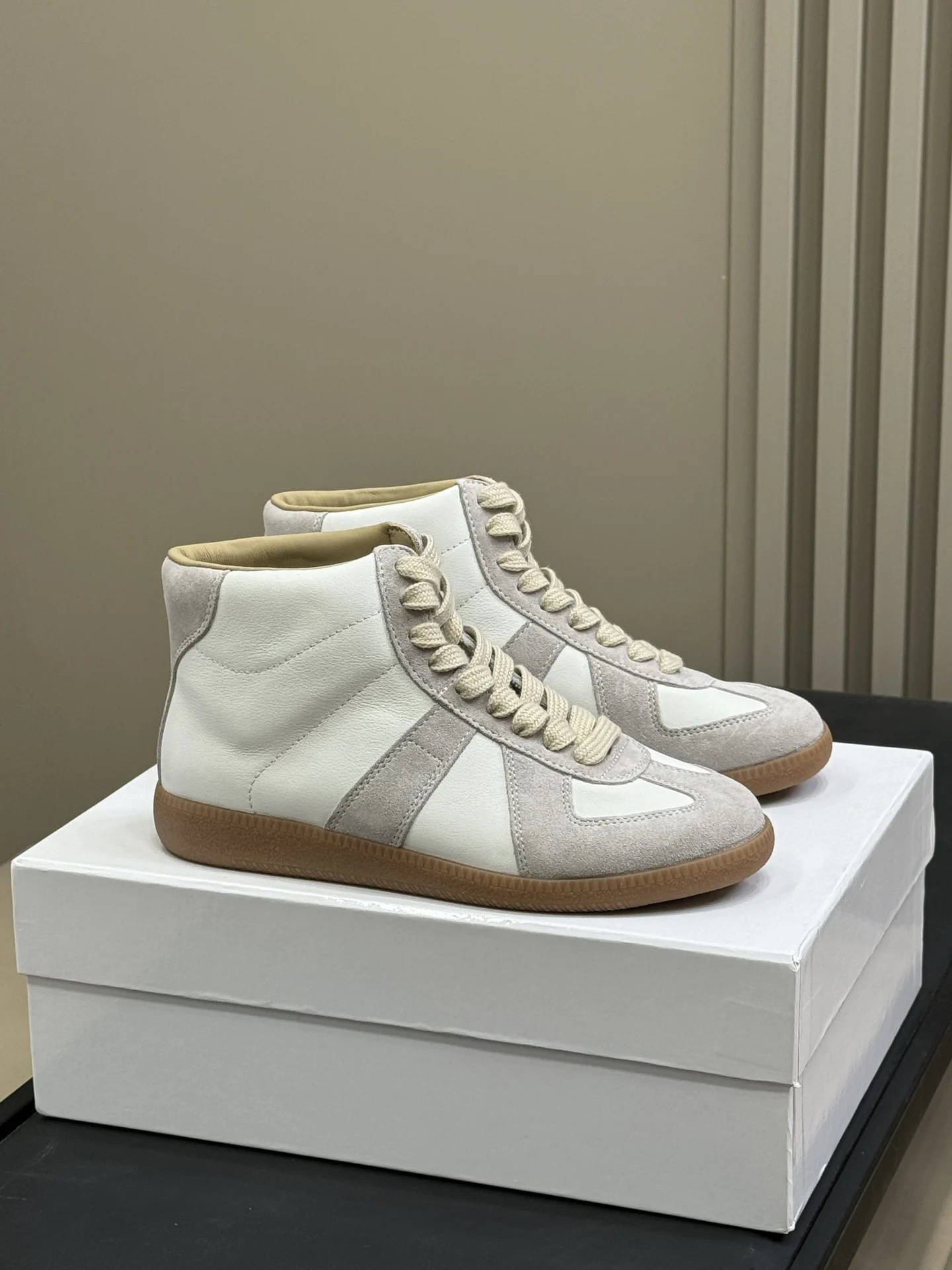 Sepatu Wanita Sepatu Kulit Suede Pola Blok Warna