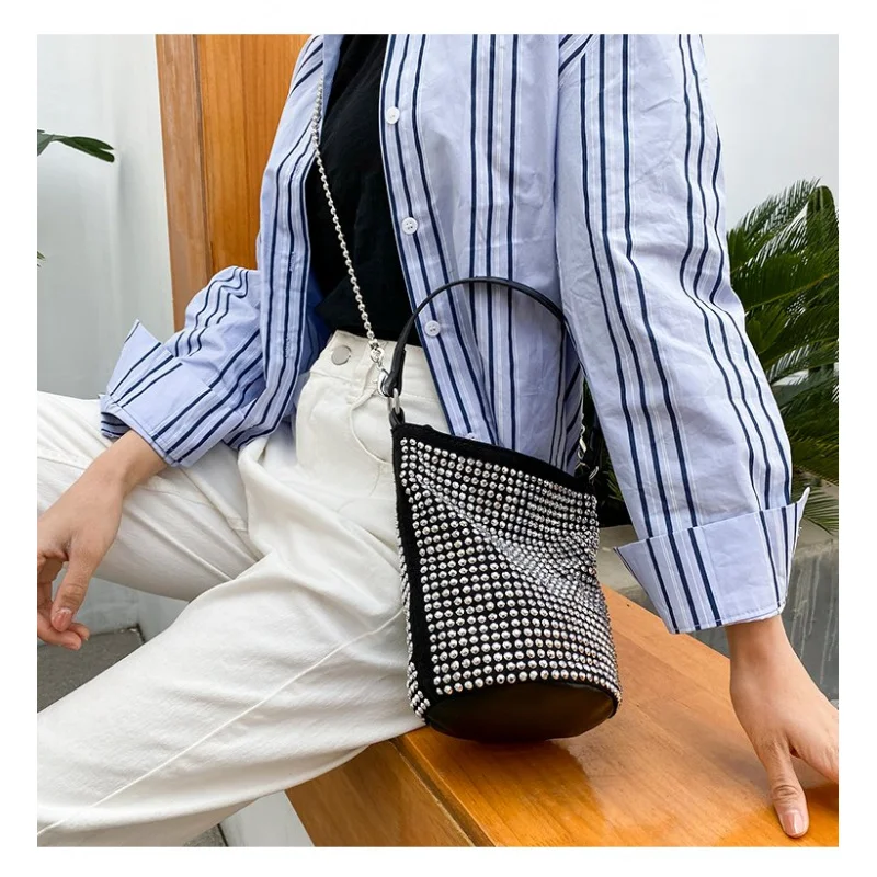 

Best High-End Commuter Tote Bag For Women With Large Capacity Solid Color Trendy Design And Elegant Leather