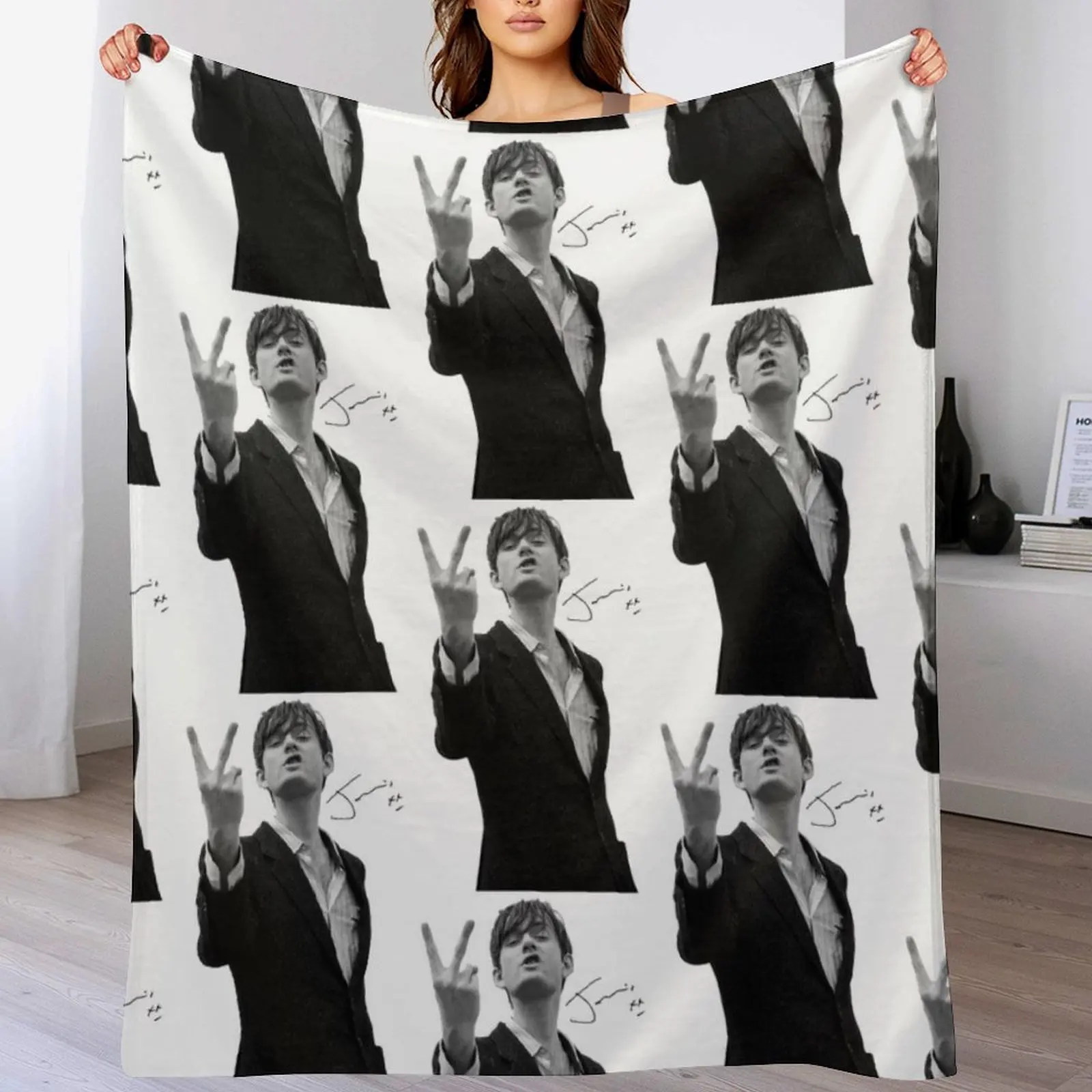 New Jarvis Cocker Outline V Sign Artwork with Autograph Clear Background Iconic Throw Blanket Furry Tourist Blankets