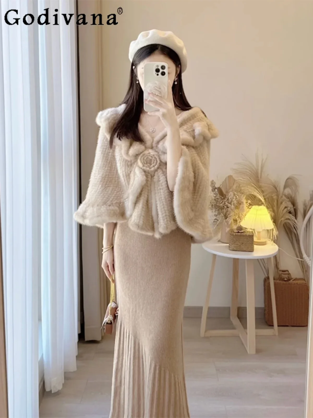 

2024 New Popular Autumn and Winter Socialite Temperament Short Plush Cloak Jacket Women Cape Poncho Women