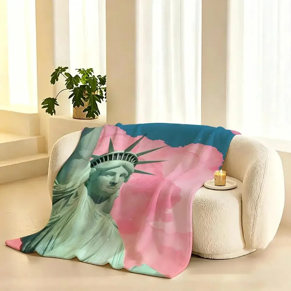 Statue of Liberty Throw Lightweight 240g Flannel Blanket Soft Skin-friendly for Summer Cooling