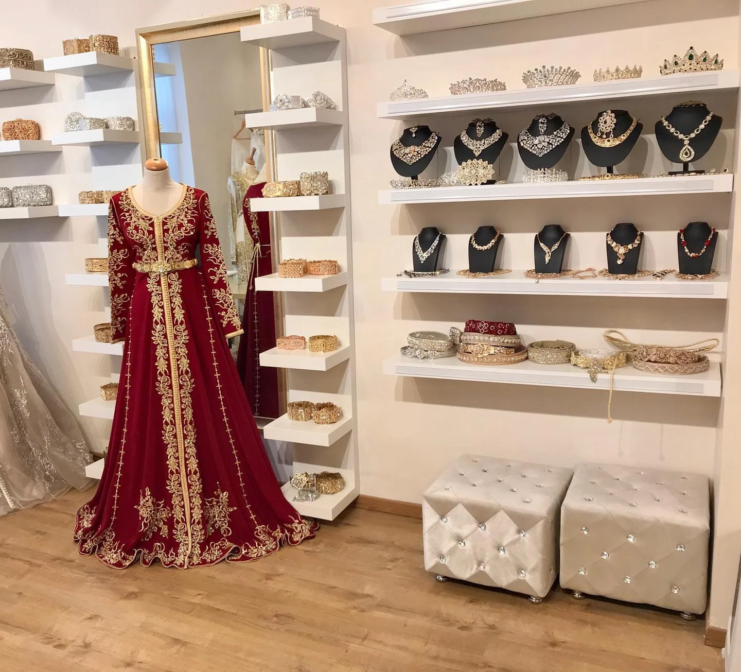 Red Exquisite Long Sleeve Arabic Prom Dresses outfit 2022 Gold Lace Embroidery Moroccan Kaftan Caftan Dubai Evening Dress