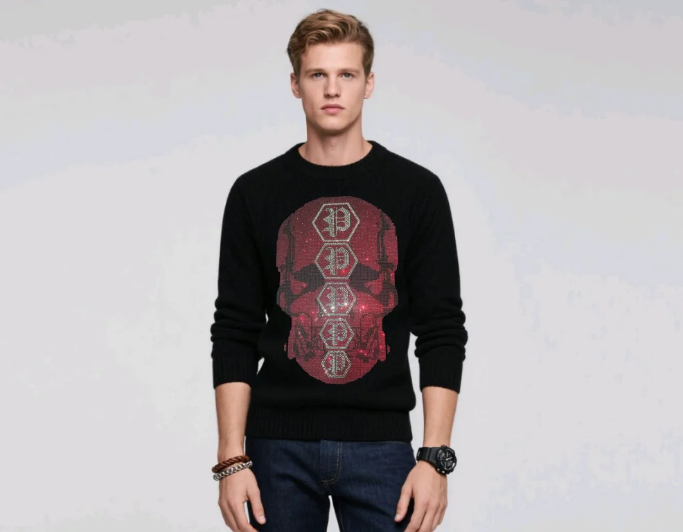 Modne męskie swetry markowe, zdobione błyszczącymi dżetami, designerskie swetry męskie, wygodne i stylowe dla współczesnych dżentelmenów.