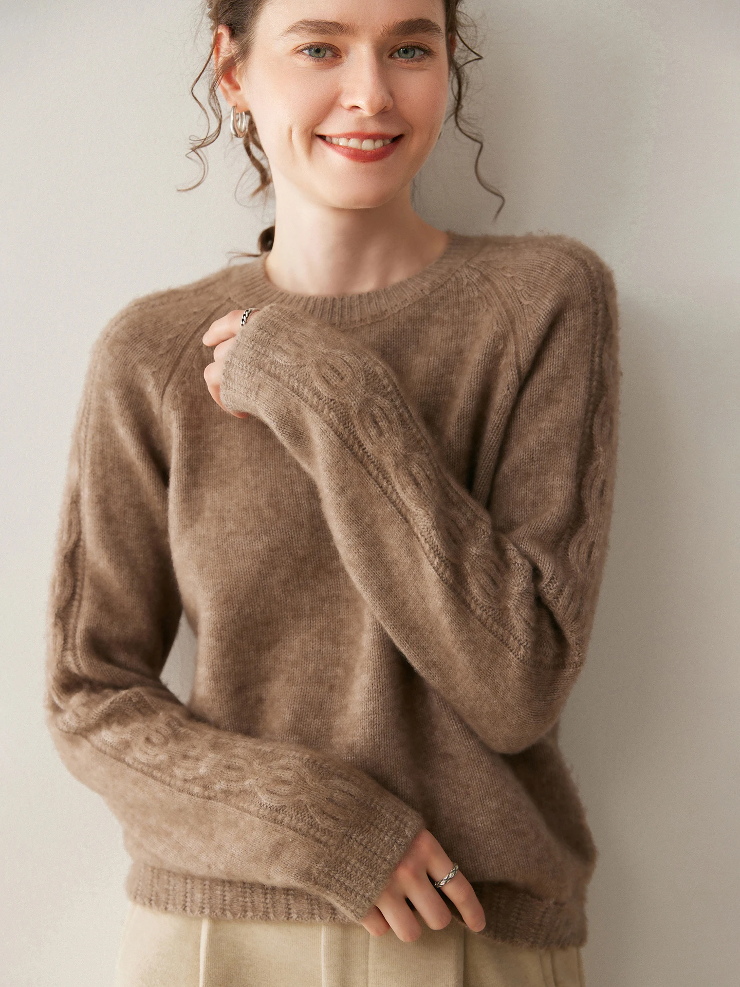 Ele Loose Long Sve Camere Sweater Women's round Ne Twist Knitted Soft Warm Underwear Ideal for Winter Season