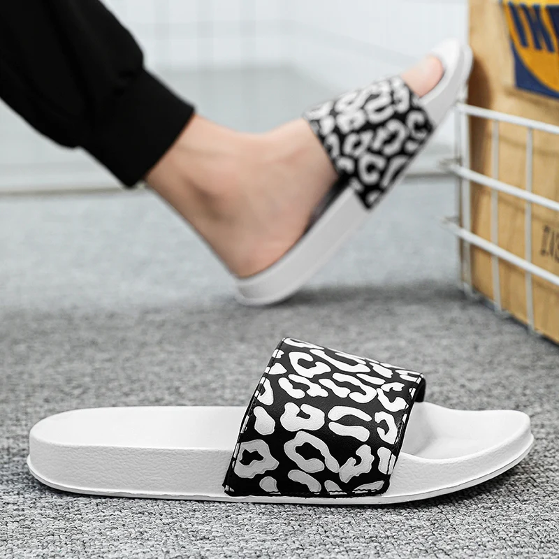 

Men Summer Slippers Leopard Sides Garden Shoes Flip Flops Flats Trend Slippers Casual Couple Sandals Comfortable Indoor Shoes 46