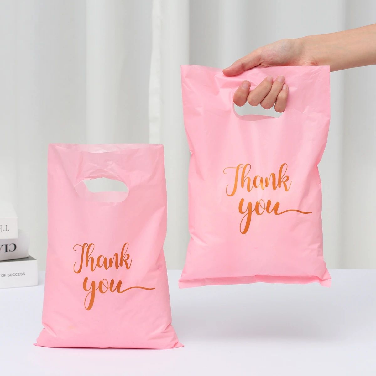 100Pcs Black White Pink Thank You Gift Bag Birthday Party Wedding Portable Gift Packaging Plastic Bag with Handle Business Suppl