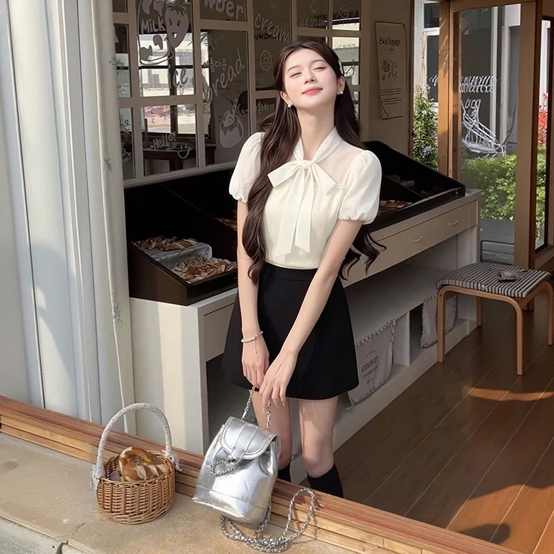

Spring 2026 Women's Fashion Set Polyester Fiber round Neck Long Sleeve Bubble Sleeve Shirt And Shorts Knot Top Bottom