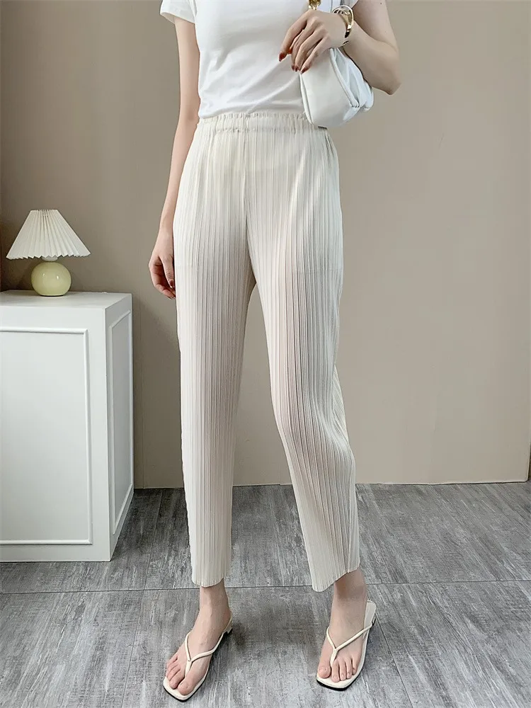 

2023 Summer Miyake Pleated Radish Skinny Pants Women's 2023 Comfort and Casual Tapered Cropped Pants Niche Women's Clothing