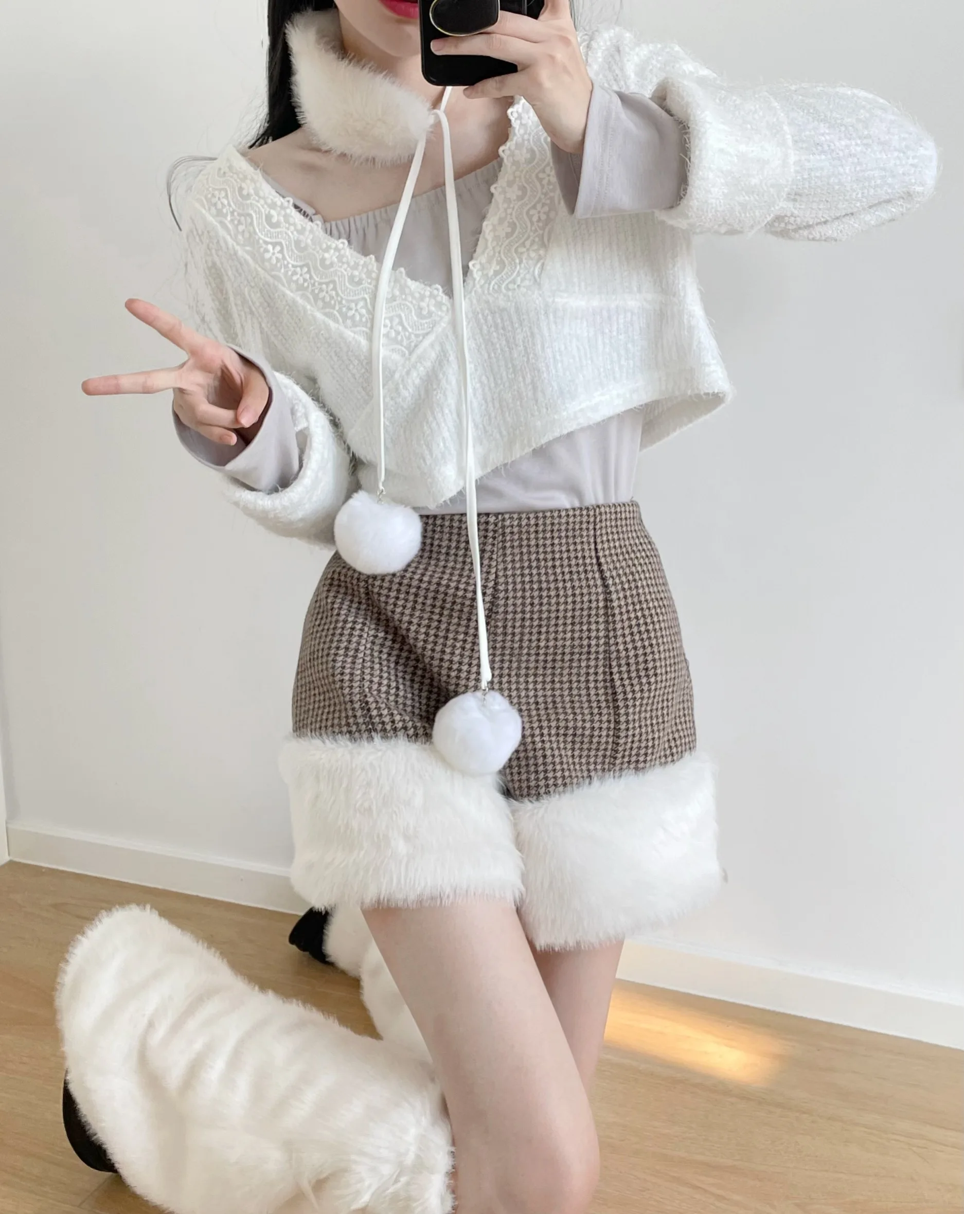 Original Winter Clothes Set Women\'s Sweet Fur Patchwork Hooded Woolen Coat Plaid Sling Wool Skirt Shorts Fashion Outfits