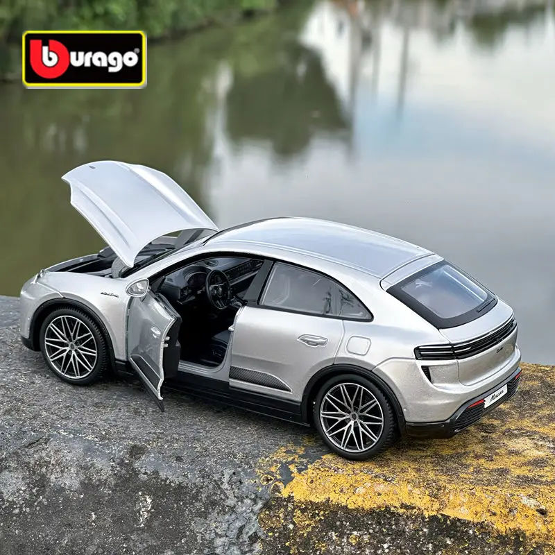 Bburago 1:24 Porsche Macan EV SUV Alloy Luxy Car Model Diecast Metal New Energy Electric Vehicles Car Model High Simulation Gift