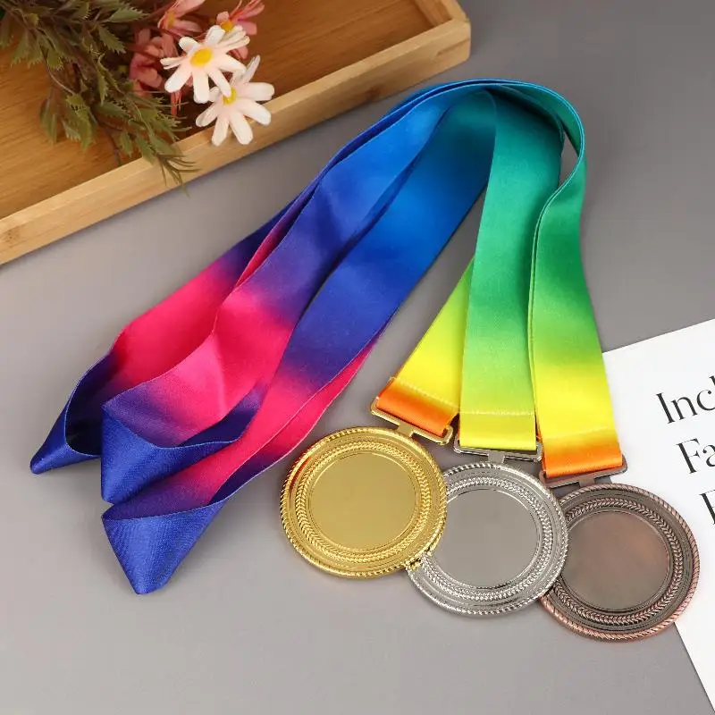 Metallpreis-Medaillen mit Halsband im Gold-, Silber- und Bronze-Stil für Sportakademik oder jeden Wettbewerbsdurchmesser