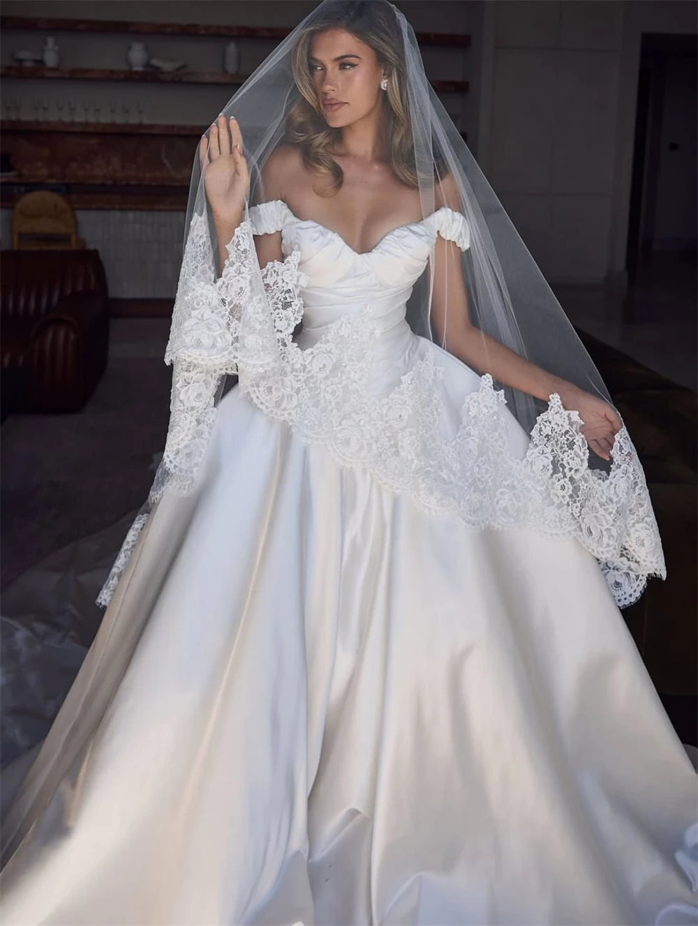 

Customized Soft White Satin Wedding Dress Sexy Boat Neck Off the Shoulder Robe de mariée Boho A-Line Chapel Train Bridal Gowns