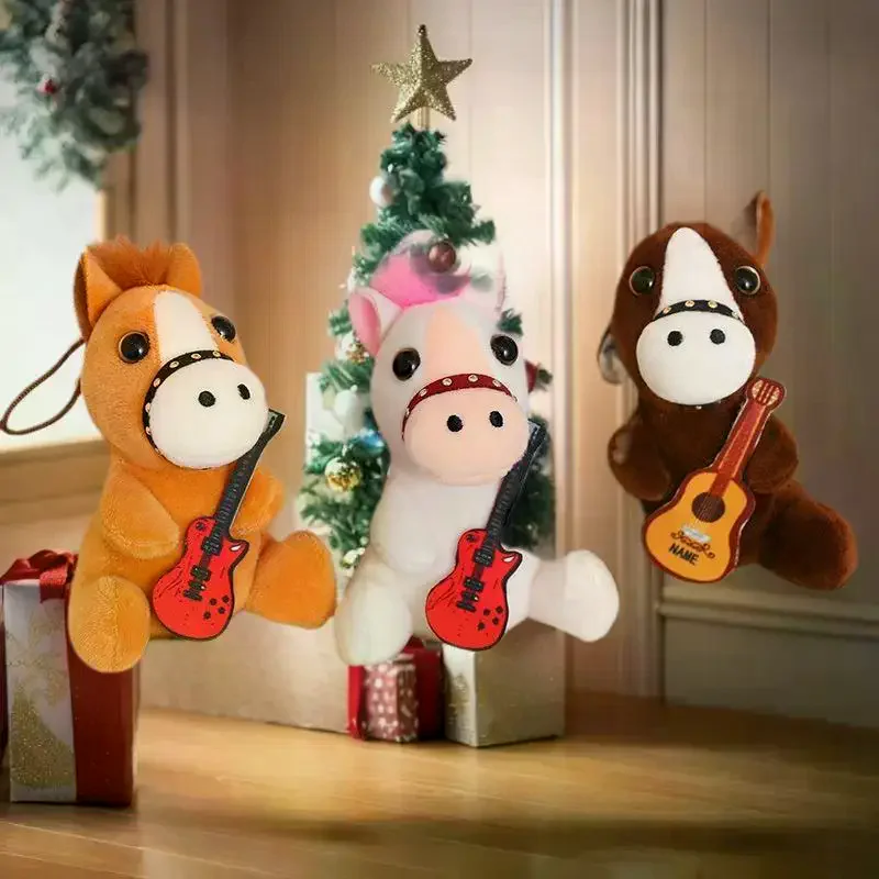 ตุ๊กตาม้าขนปุยน่ารัก ขนาด 12 ซม. แบบดึงเชือก กระดิกหางได้ พวงกุญแจตุ๊กตาการ์ตูนนุ่มนิ่ม ของตกแต่งกระเป๋าเป้ กระเป๋าใส่กุญแจรถ