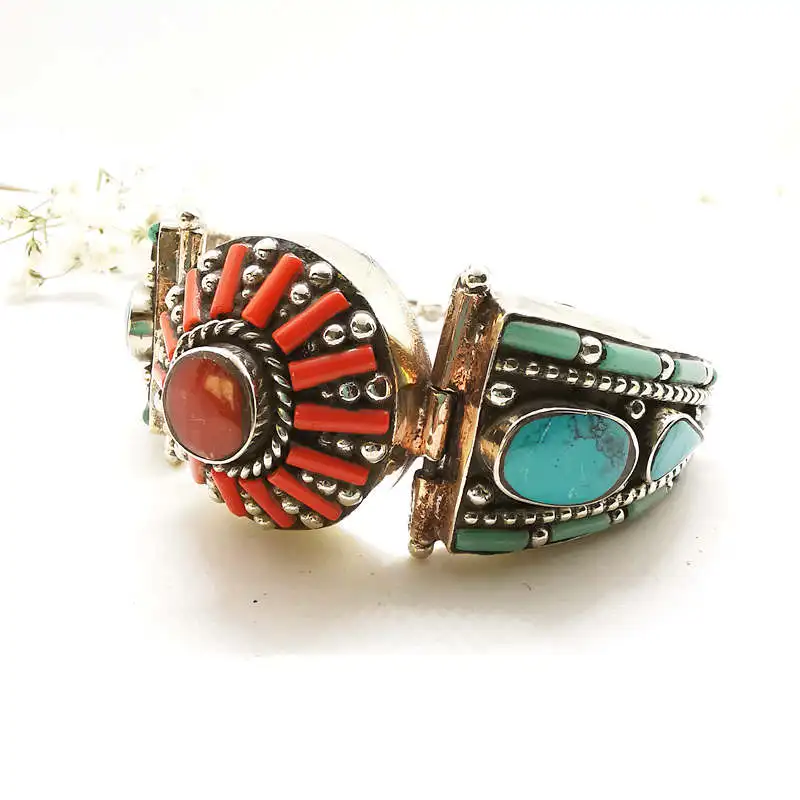 Nepal vintage Jewelry Metal Fashion Bangles Inlaid BOHO Dancing Open Cuff Locket BB-003