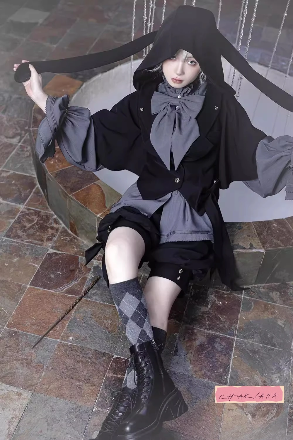 

Японская готическая куртка с капюшоном и темными кроличьими ушками, милый топ в стиле ретро с бантом и рюшами, одежда для косплея, модный универсальный женский костюм Лолиты