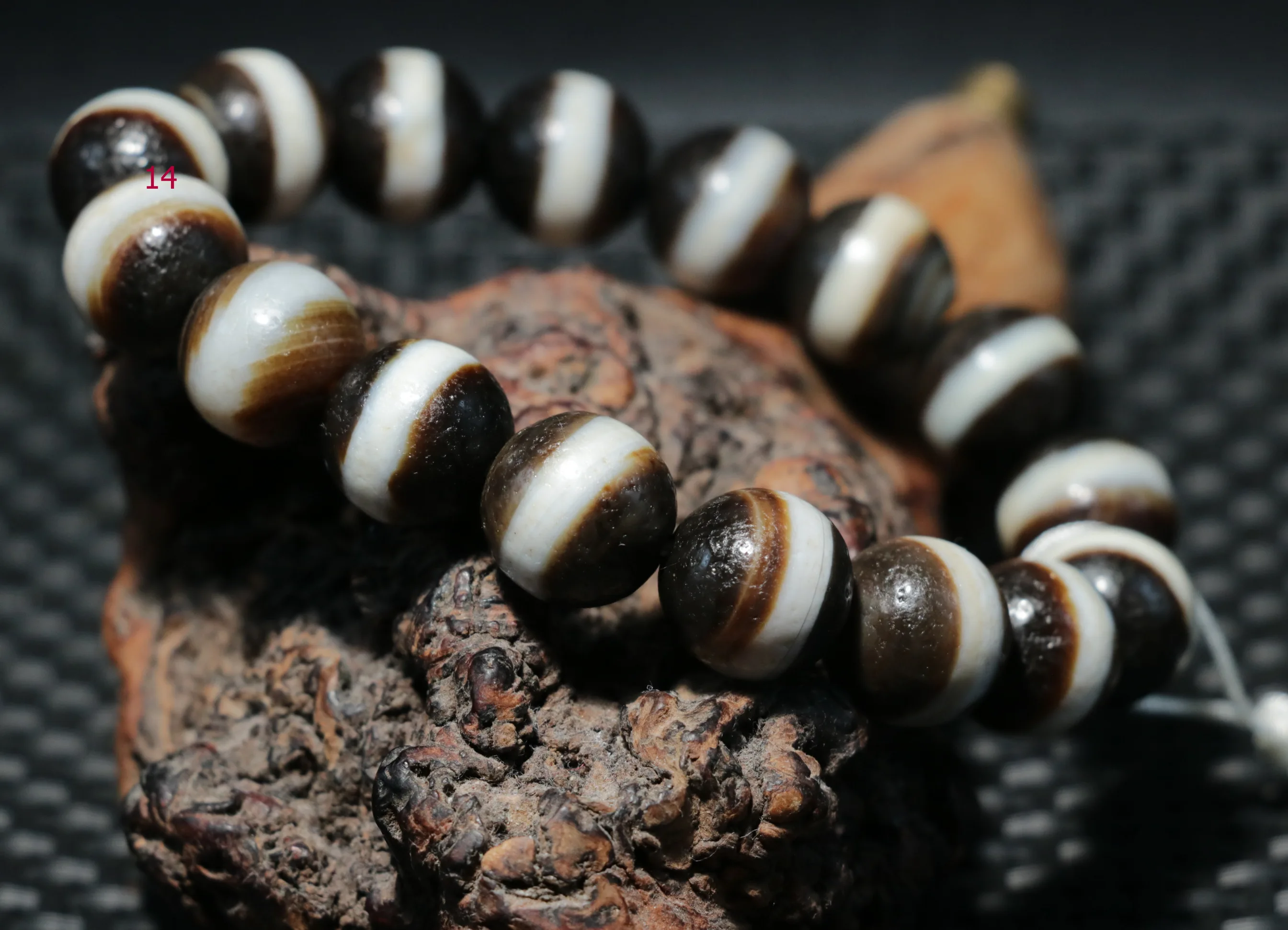 

Untra Energy Tibetan Old Agate One Line Medicine Healer dZi Bead Bracelet Amulet LKbrother Talisman UPS1216AQs