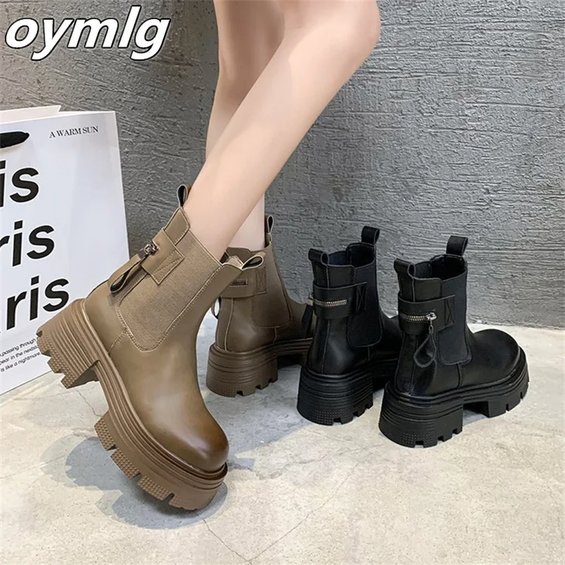 

Thick soled Chelsea Boots Women's 2023 New Autumn Matsuke Round Head Short Tube Slim Fit One Step Smoke Pipe Boots