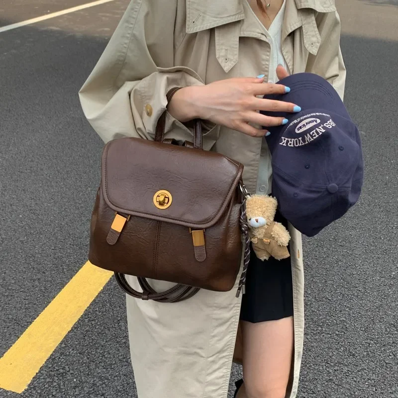 

Elegant Leather Tote Bag For Ladies With Unique Leisure Design And Large Capacity Easily Serves As A Versatile Diaper Bag