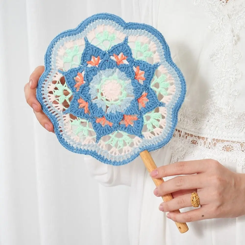 

Yarn Crocheted Antique Style Fan Handmade Vintage Decorative Craft Fan Portable Classical Weaving Fun