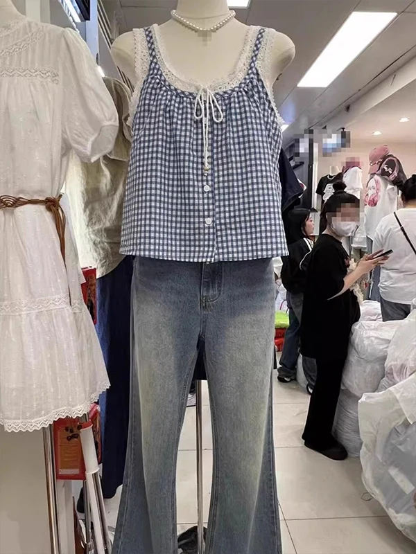 بلوزة نسائية صيفية بدون أكمام من القطن والكتان بنقشة مربعات زرقاء مع دانتيل من مصنع جوانزو الثالث عشر