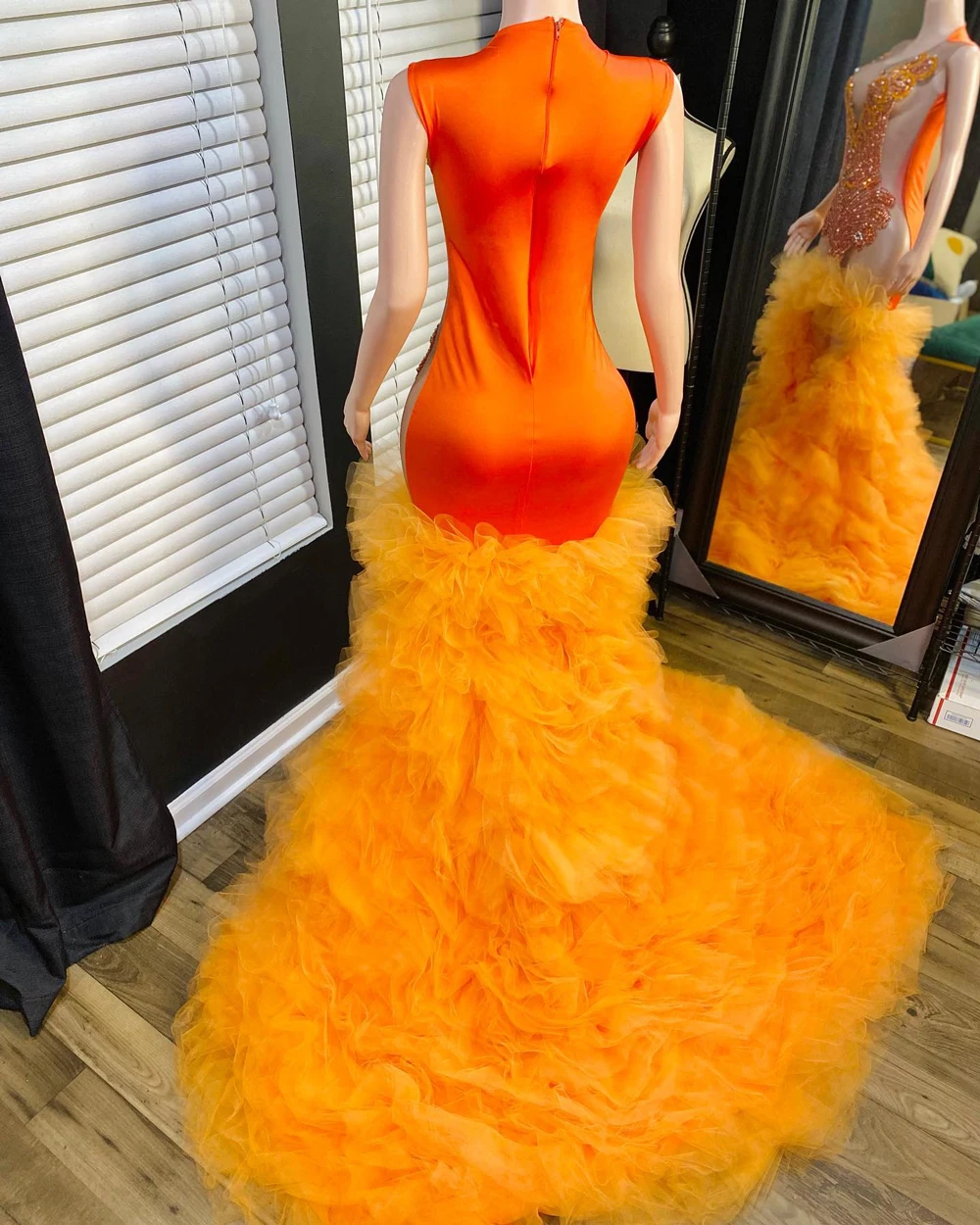 Sexy See Through High Slit Orange Prom Dress Sparkly Rhinestones Beaded Tiered Ruffles Black Girls Luxury Birthday Party Dress