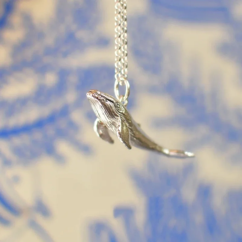 1 رائعة وبسيطة الحيوان البحري الحوت شخصية الموضة نمط معدن فضي اللون قلادة قلادة #3