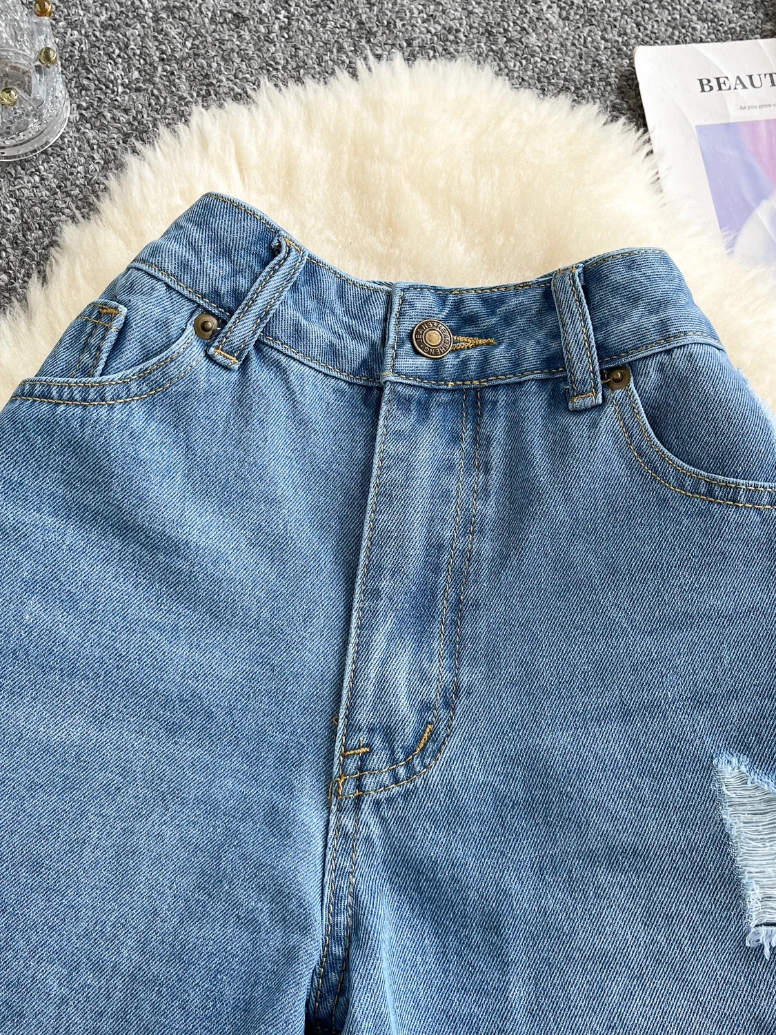 High Waist Slimming Denim orts Women's Summer 2025 Faion Design Sensation Frayed Hole Loose Casual Hot Pants
