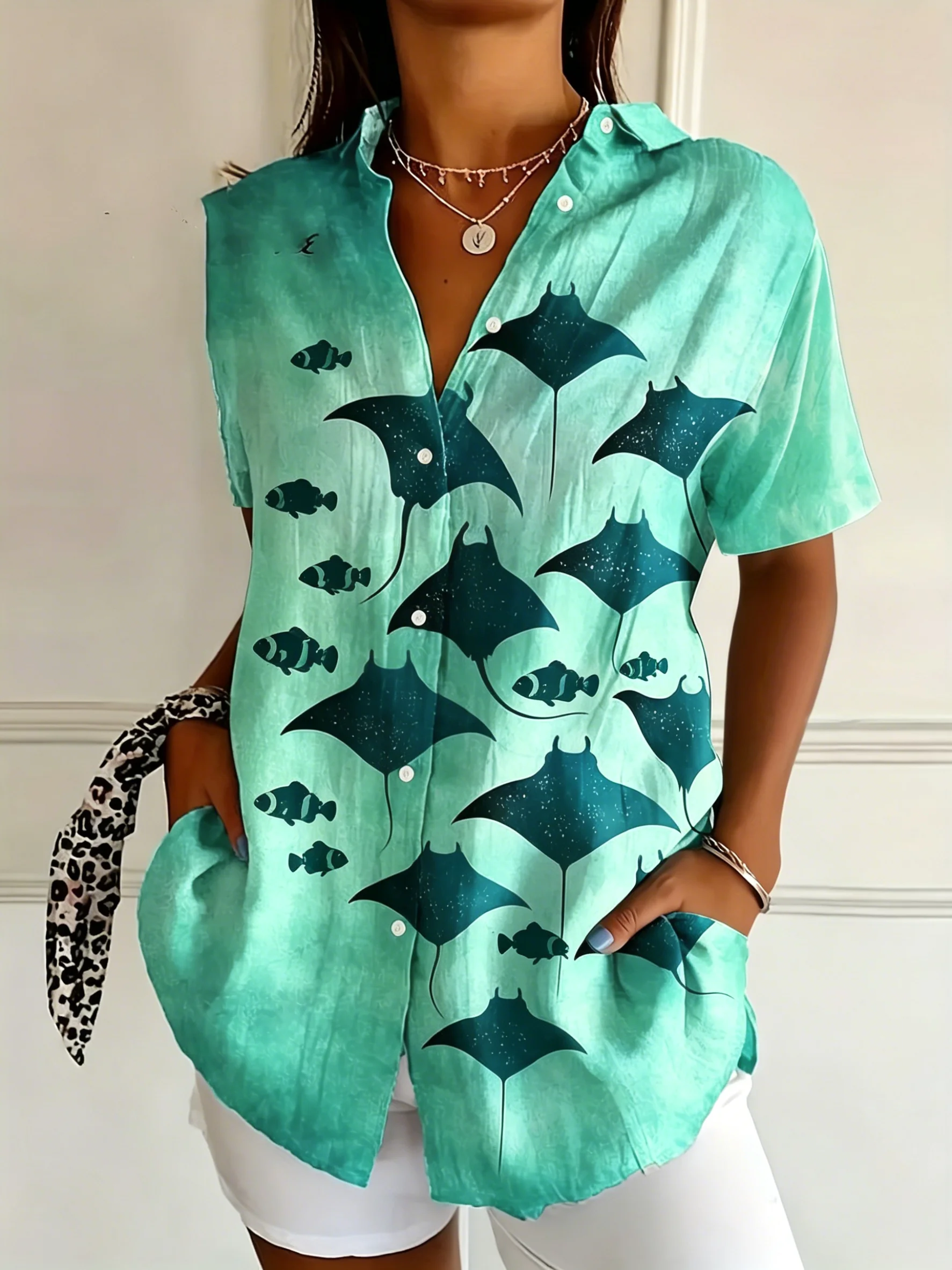 

Women's Spring Summer Lapel Shirt, Gradient Cyan Manta Ray Tropical Fish Ocean Animal Print Casual Tops for Beach Outfit