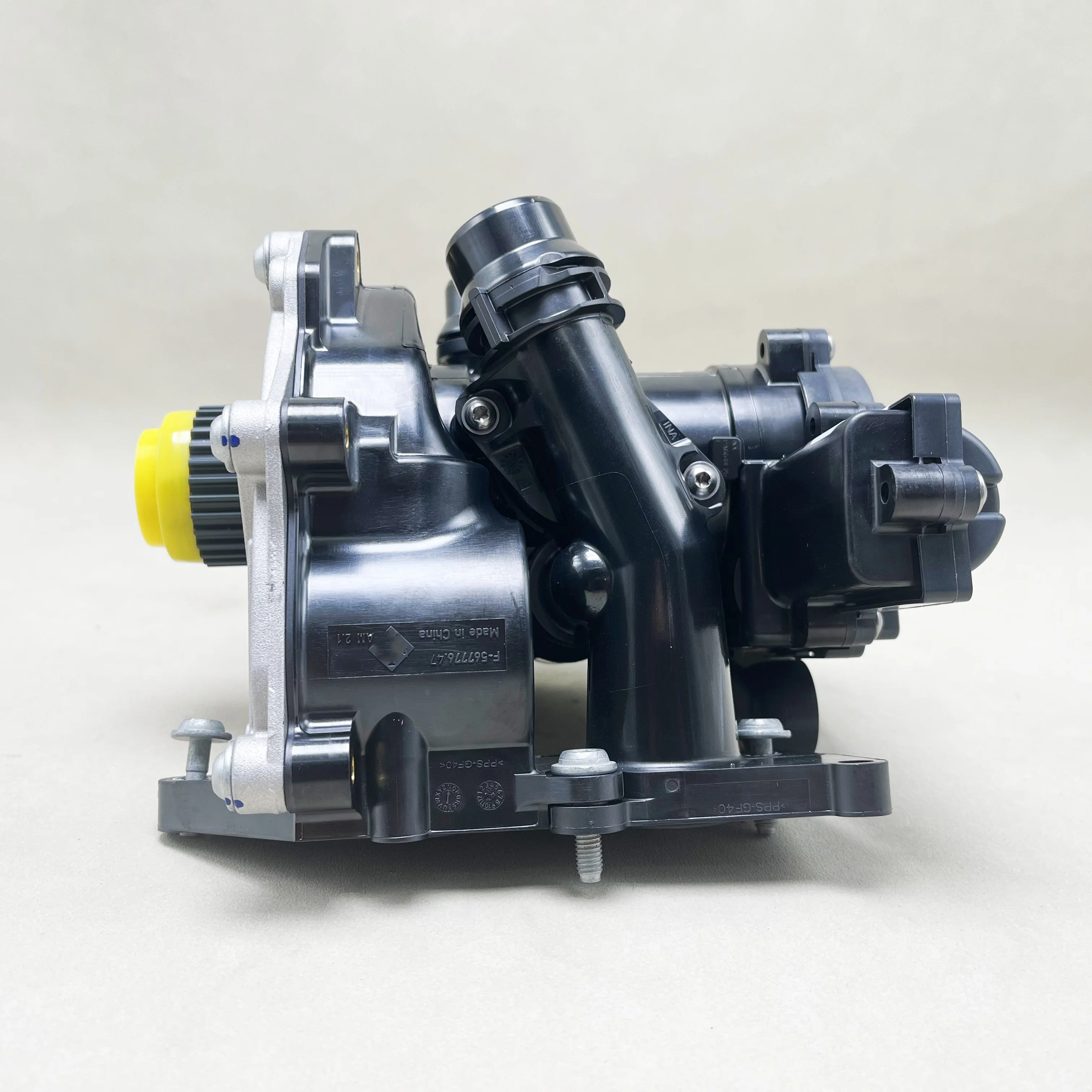 Oryginalna oryginalna obudowa termostatu pompy wodnej 06L 121111 H 06L 121011 B 06L 121111   Pasuje do Audi A3/A4/A5/A6/A7/Q3/Q5Q7 — zdjęcie 5