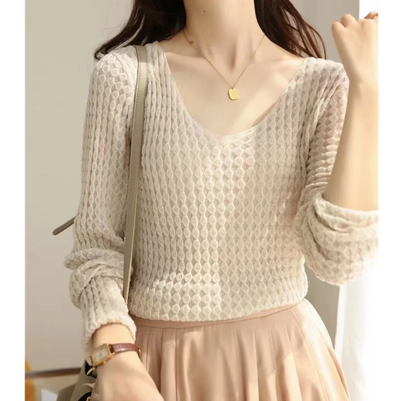 

elegant Temperament relief pineapple texture knitted cashmere women V neck loose thin wool sweater