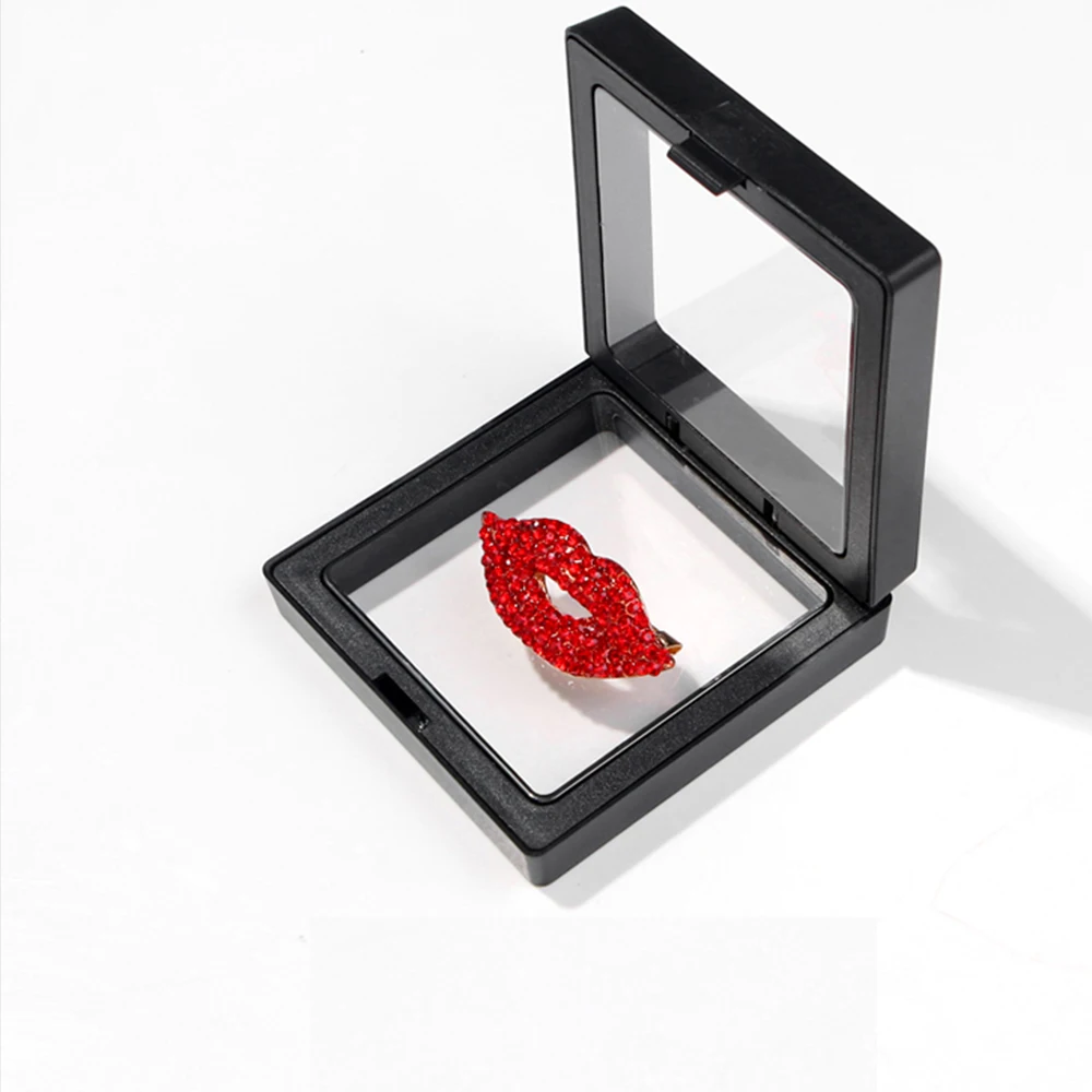Fashion Red Lips Full of Rhinestone Brooches for Women Creative Crystal Sexy Mouth Pins Party Wedding Jewelry Accessories Gift