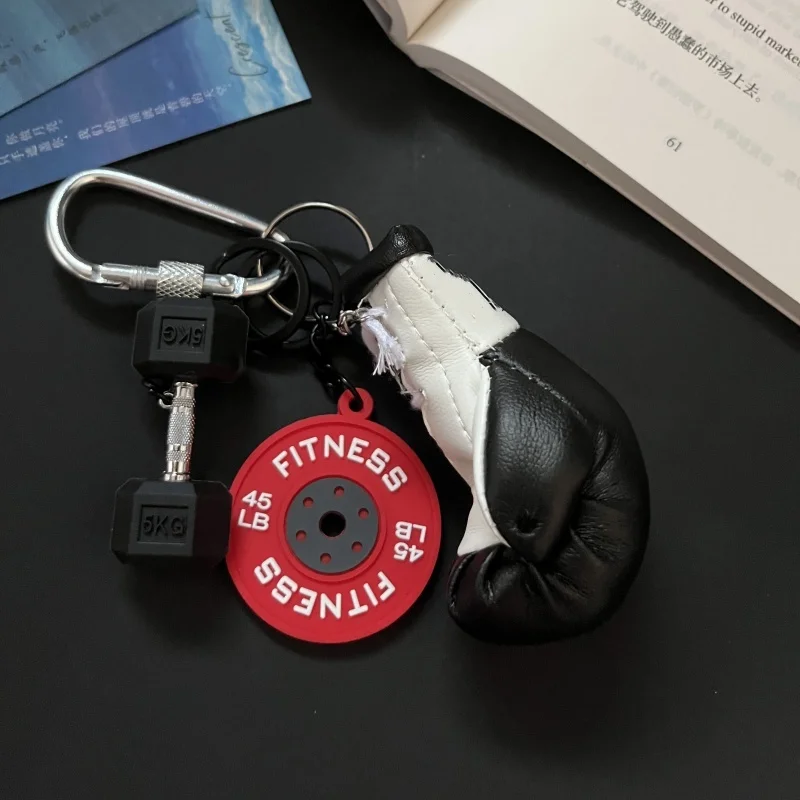 Neuer Modischer Fitness-Hantel-Schlüsselanhänger 3D Mini Simulierte Boxhandschuhe Schlüsselring mit Schloss Luxuriöser Taschenanhänger Dekoration – Detail 3