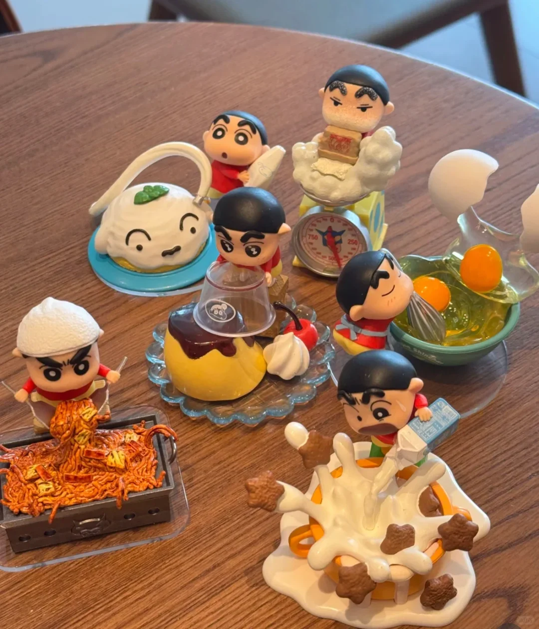 

Новые продукты на складе, аниме Сяо Синь, посуда, слепая коробка, фигурки, настольные украшения, подарки-сюрпризы на день рождения, сувенир